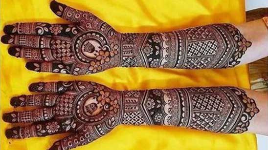 Stylish Leg Mehndi Design