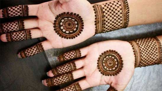 Stylish Simple Arabic Mehndi Designs for Back Hands