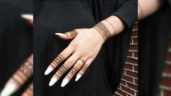 Mehndi Fingers Design