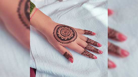 Simple Arabic Mehndi Designs for Front Hands
