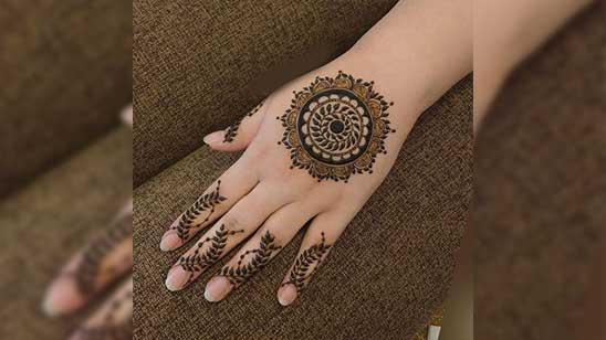 500+ Latest & Easy Mehndi Design Ideas For Brides and Bridesmaids - Mixing  Images