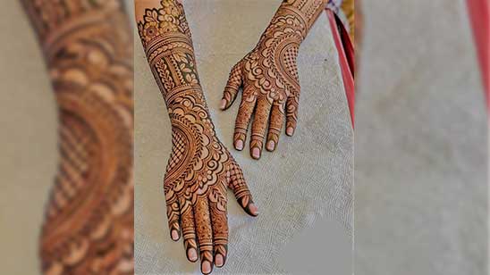 Stylish Simple Arabic Mehndi Designs for Back Hand