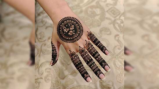 Finger Ring Designs in Gold for Female