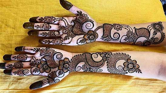 Khafif Finger Mehndi Design