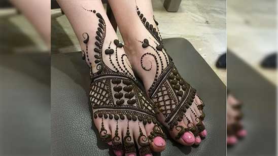 Modern Foot Mehndi Design