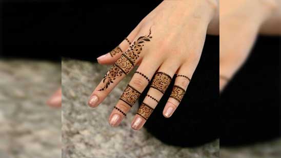 Ring Finger Mehndi Design Simple