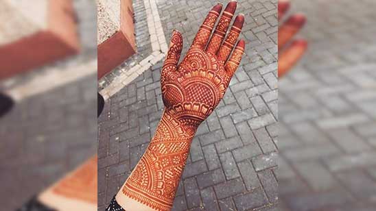 Simple Full Hand Mehndi Designs for Bride
