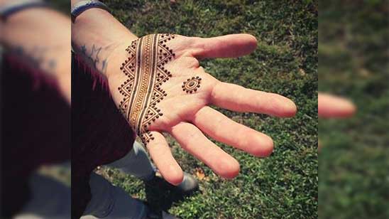 Simple Mehndi Designs for Gents