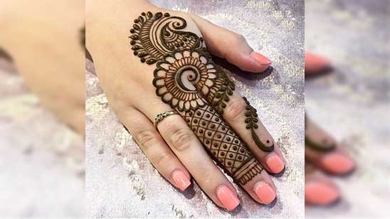 Unique Ring Finger Mehndi Design