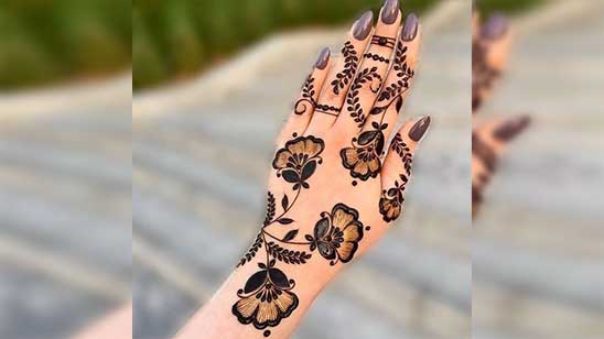 Back Hand Flower Mehndi