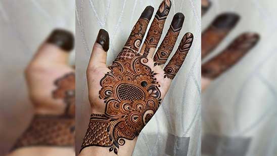 Circular Mehndi Designs for Hands