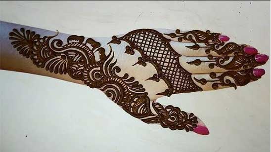 Simple Bail Mehndi Designs for Back Hand
