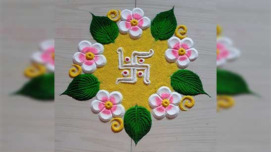 5 Pulli Flower Kolam