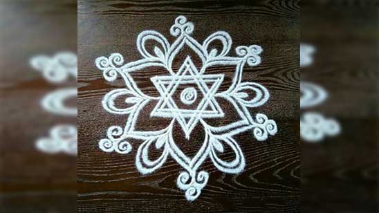 Simple Alpana Design for Laxmi Puja