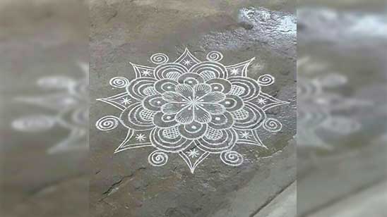 Simple Onam Pookalam Designs for Home