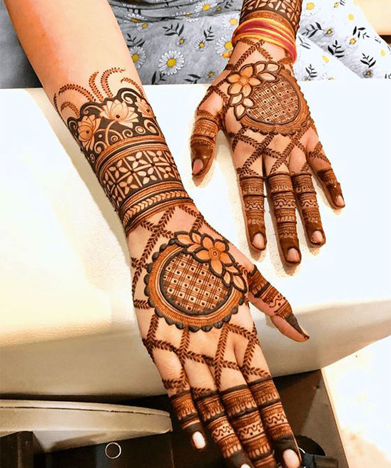 Cute Mehndi Designs for Back Hand