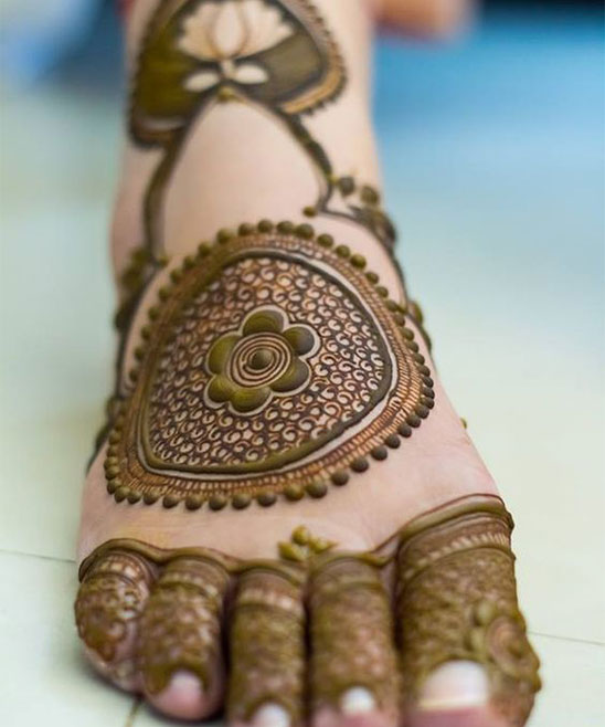 Easy Mehendi Design for Feet