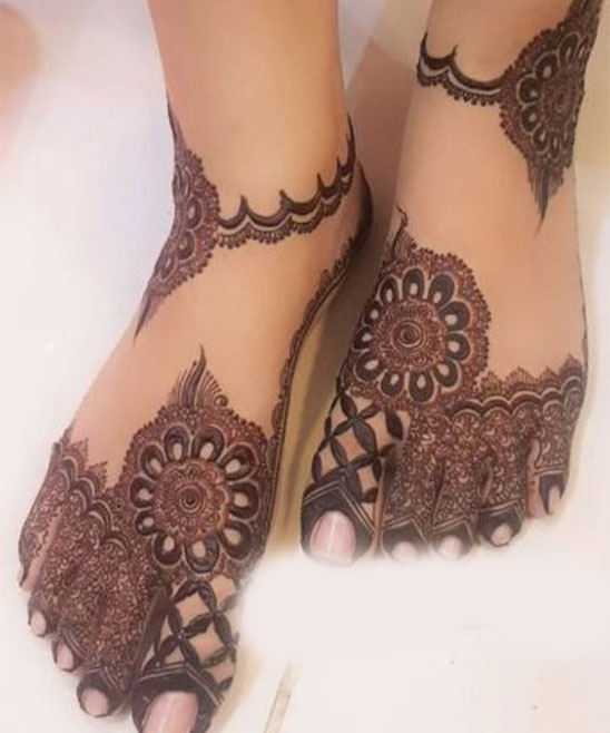 Easy Mehendi Designs for Feet