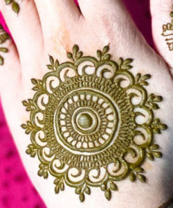 Effortless Allure: Simple Full Hand Mehendi Designs - TailoringinHindi