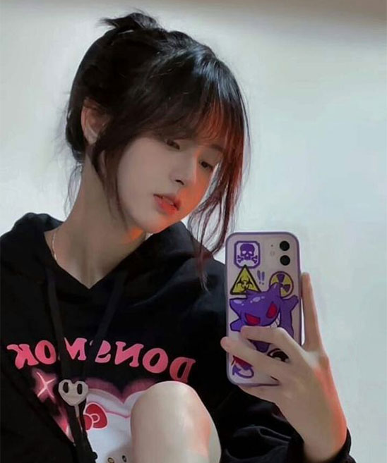 Short Haircuts for Girls with Frizzy Hair