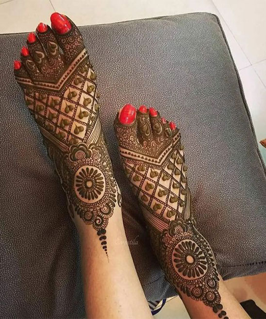 Simple Arabic Mehendi Designs for Feet