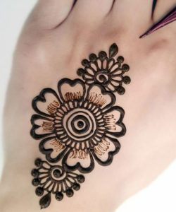 Effortless Allure: Simple Full Hand Mehendi Designs - TailoringinHindi