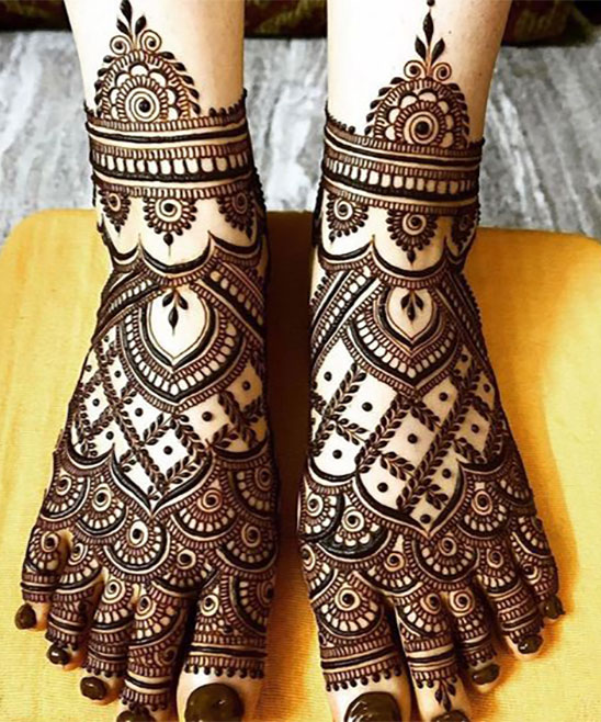 Simple and Easy Karwachouth Mehendi Design on Feet and Hands