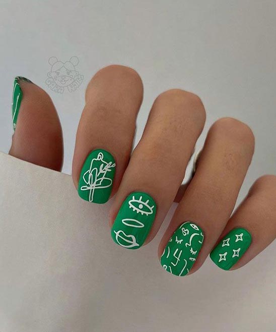 BLACK NAIL DESIGN SIMPLE LINES