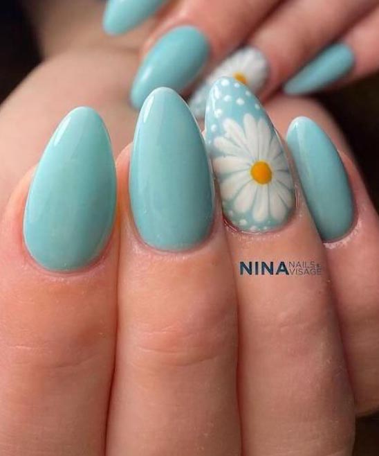 BLACK NAILS SIMPLE DESIGN