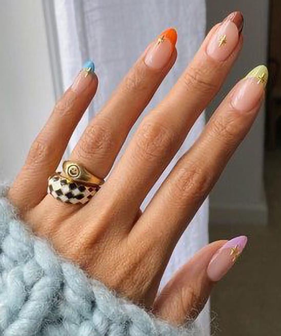 BLACK NAILS WITH SIMPLE DESIGN THAT GOES WITH RED