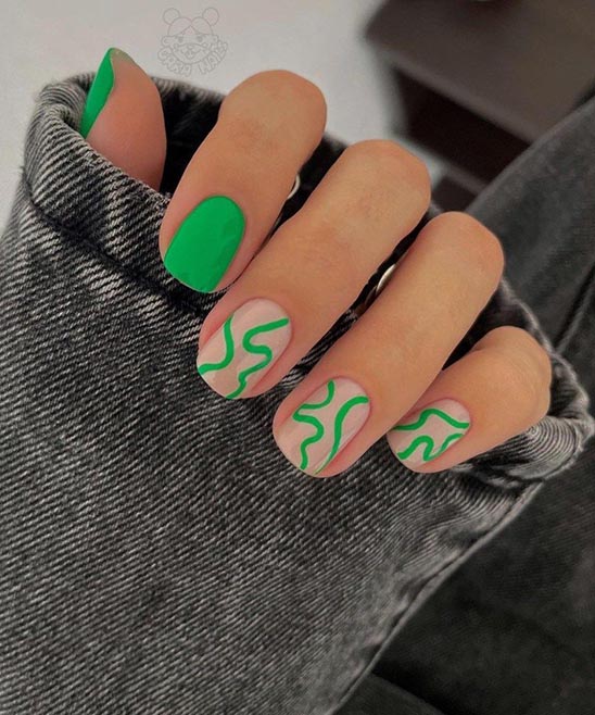 SIMPLE BLACK AND SILVE NAIL DESIGNS