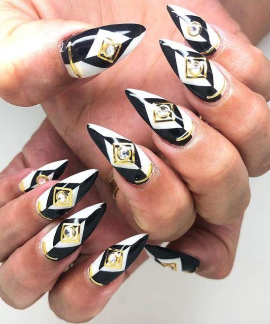 SIMPLE BLACK AND WHITE HALLOWEEN NAILS