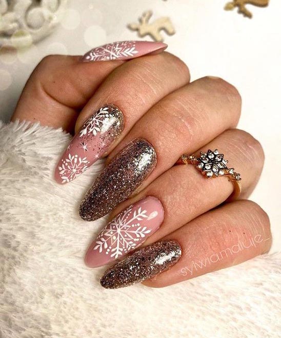 SIMPLE BLACK AND WHITE NAIL DESIGNS