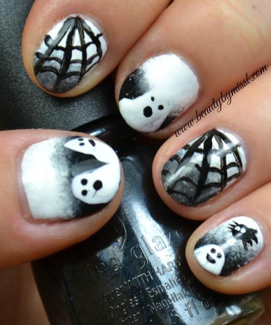 SIMPLE BLACK HALLOWEEN NAILS