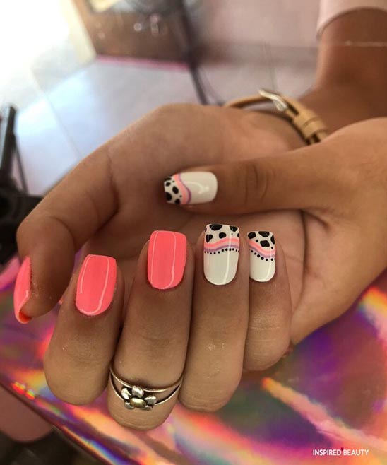 SIMPLE CHRISTMAS GEL NAILS