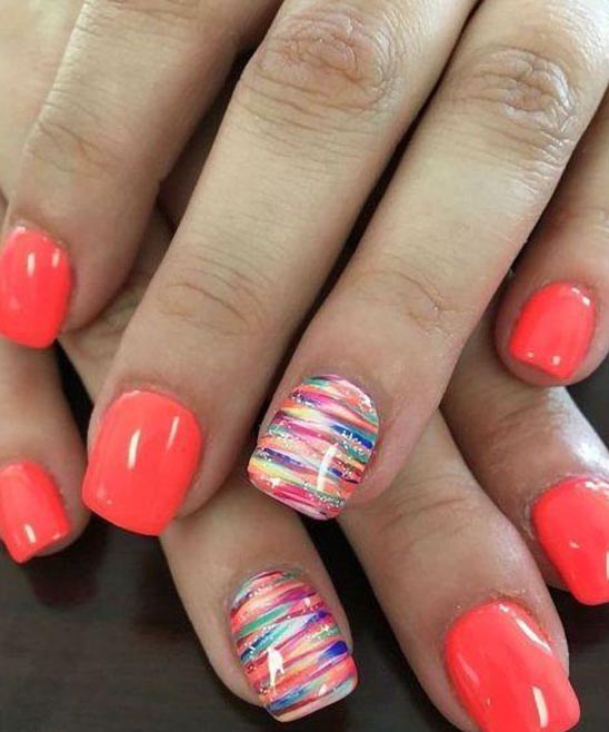 SIMPLE CHRISTMAS NAIL DESIGNS