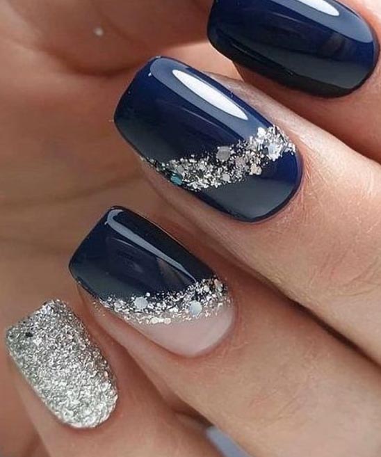 SIMPLE CHRISTMAS NAIL DESIGNS
