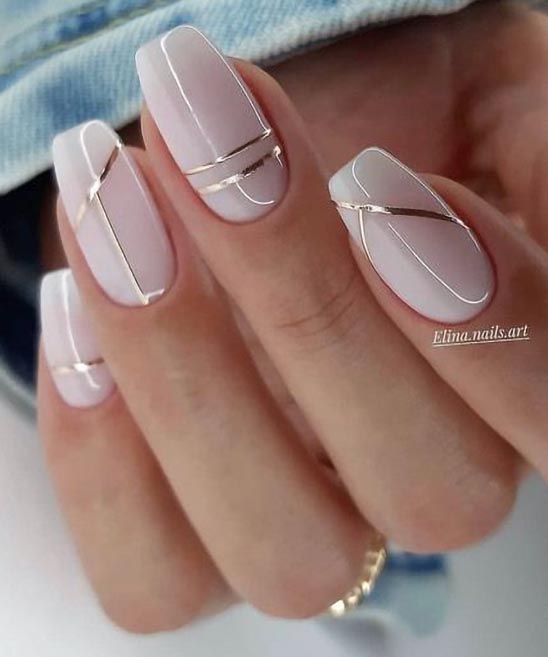 SIMPLE CHRISTMAS NAIL DESIGNS