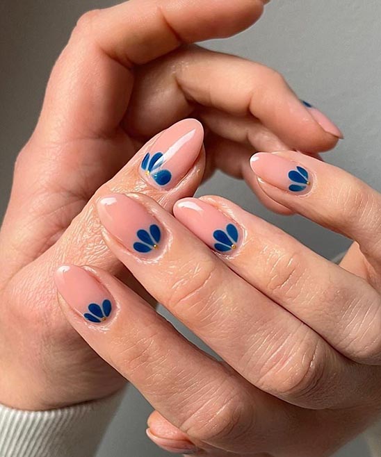 SIMPLE CHRISTMAS TOE NAIL DESIGNS