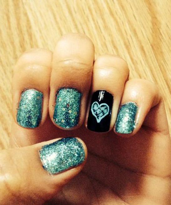 SIMPLE EVIL EYE NAIL DESIGN