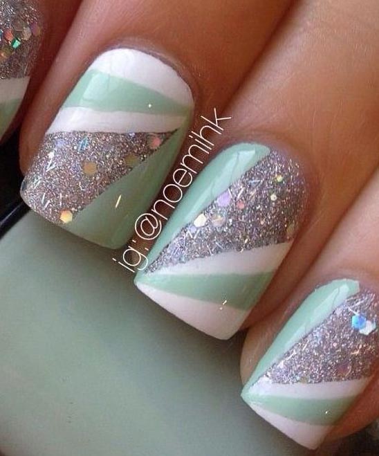 SIMPLE LINE NAIL DESIGNS