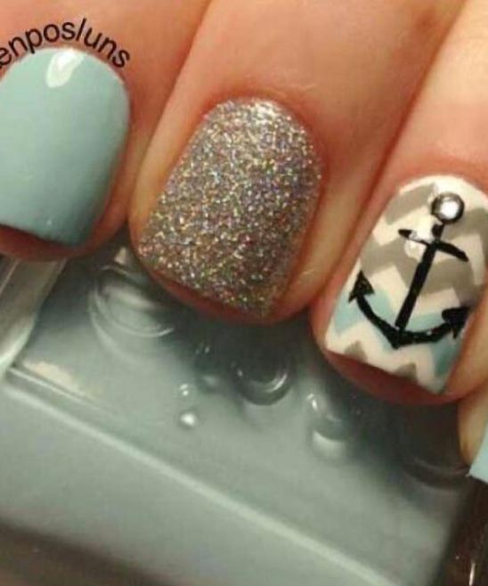 SIMPLE NAIL POLISH DESIGN