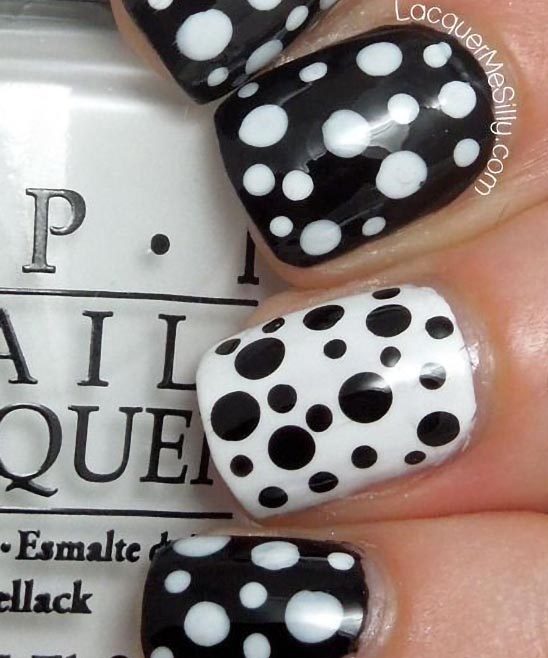 SIMPLE WHITE AND BLACK NAILS