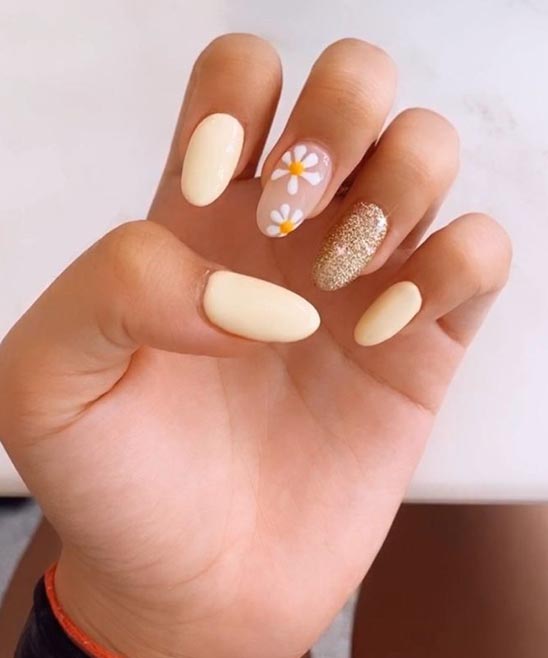 SIMPLE WHITE FLOWER NAIL DESIGN