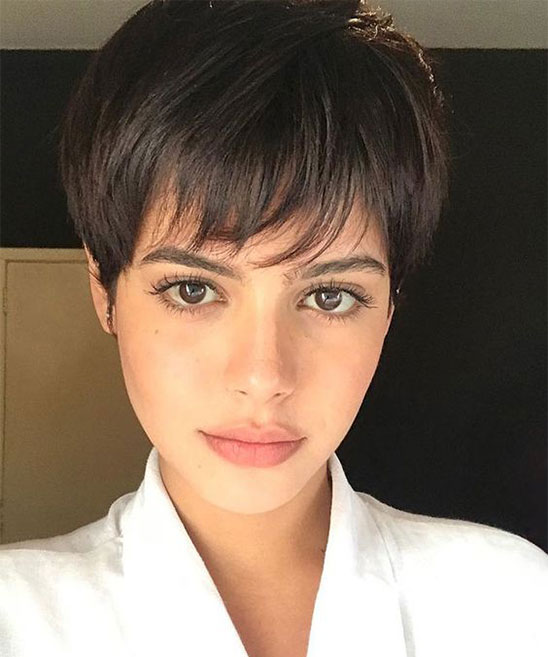 Short Hair Styles for Women with Round Face