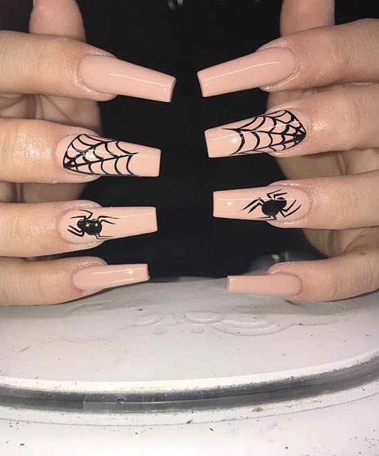 ALMOND SHAPED HALLOWEEN NAILS