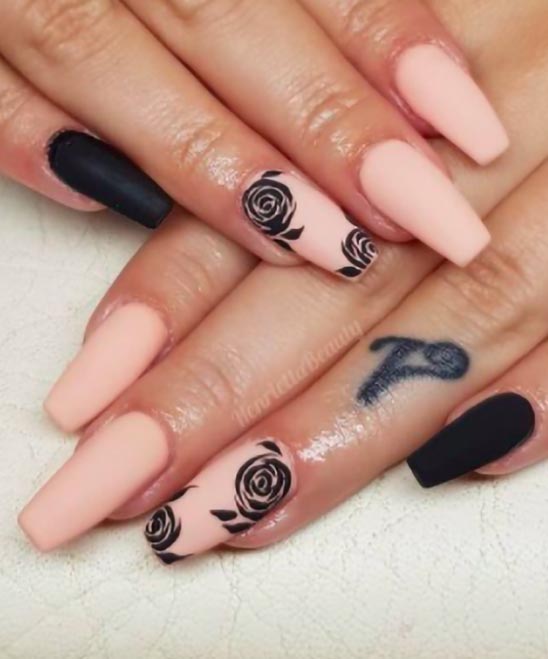 50+ Black Acrylic Nail Designs (2024) - TailoringinHindi