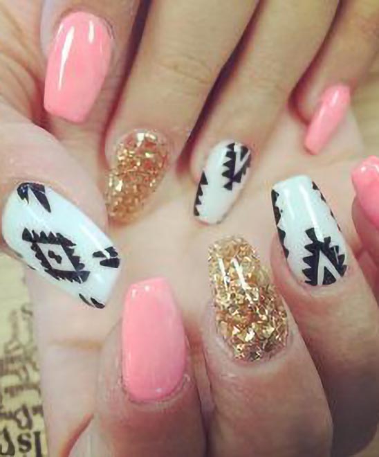 GOLD AND WHITE DESIGN NAILS