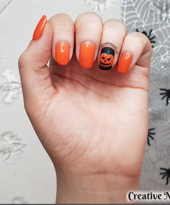 HALLOWEEN NAILS WITH RED