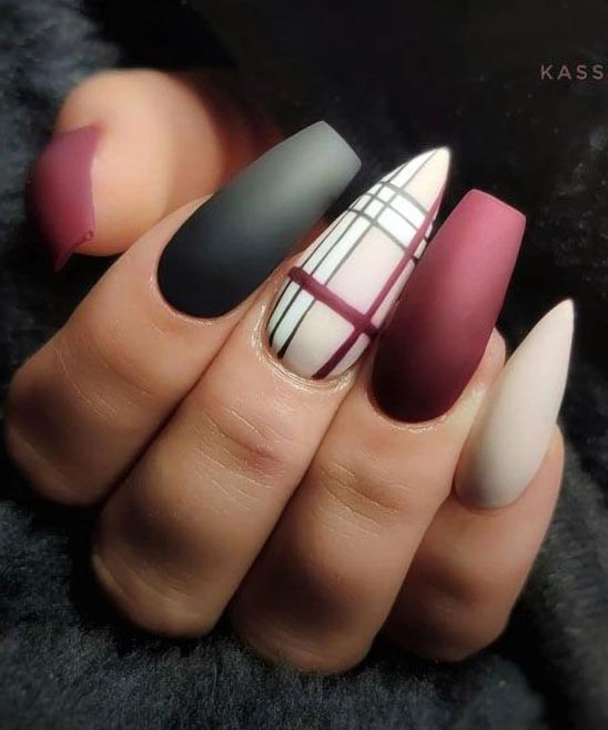 Images of Christmas Acrylic Nail Designs